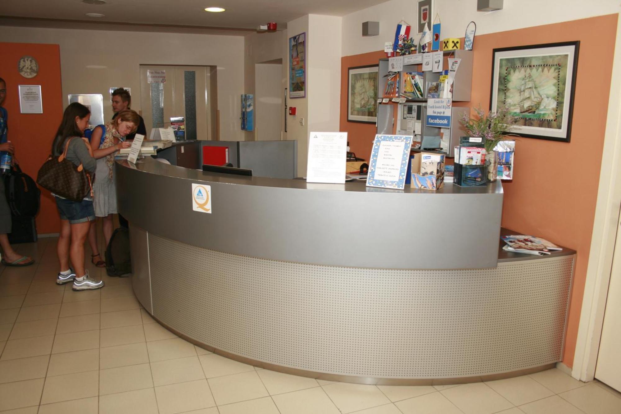 Hi Hostel Rijeka Exteriör bild
