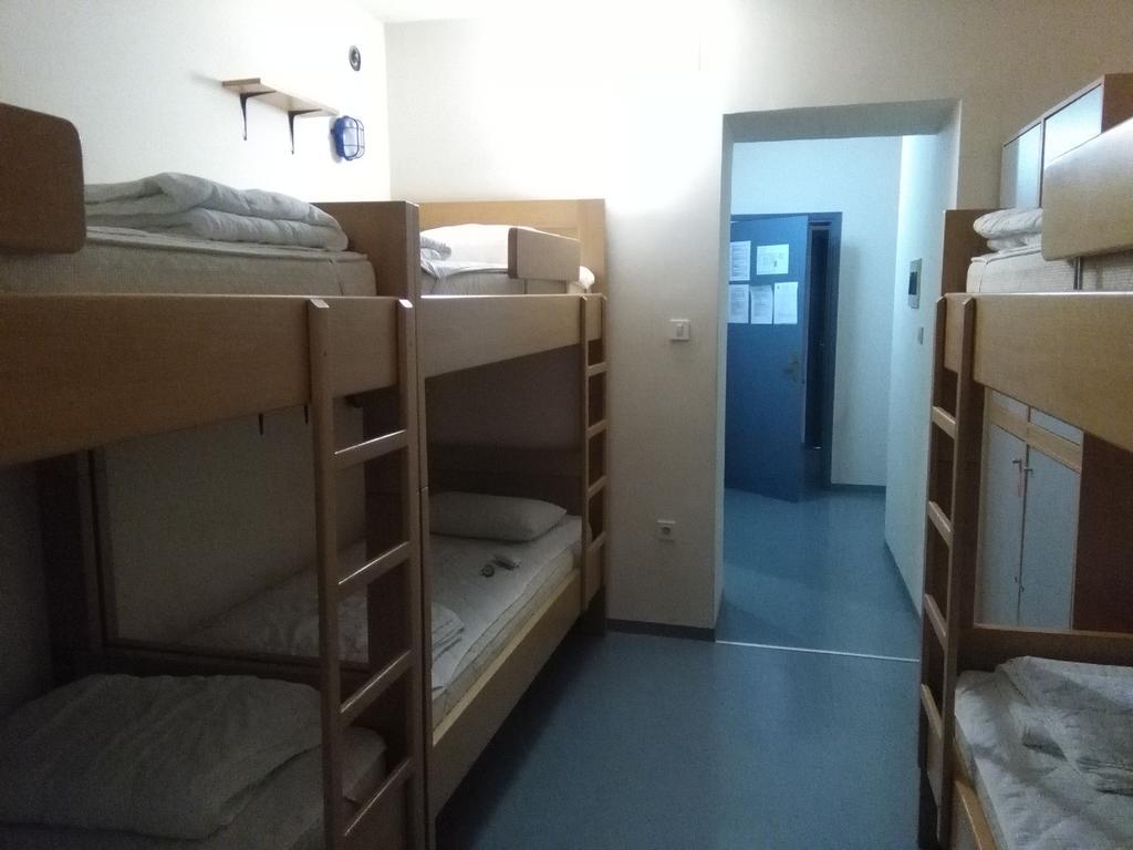 Hi Hostel Rijeka Exteriör bild